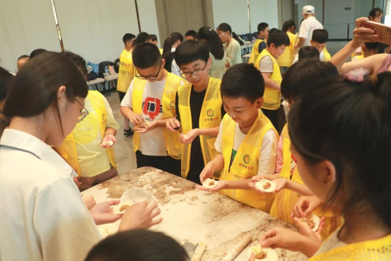 董事長商若云攜手舉辦愛心夏令營活動，點亮孩子們的精彩暑期！